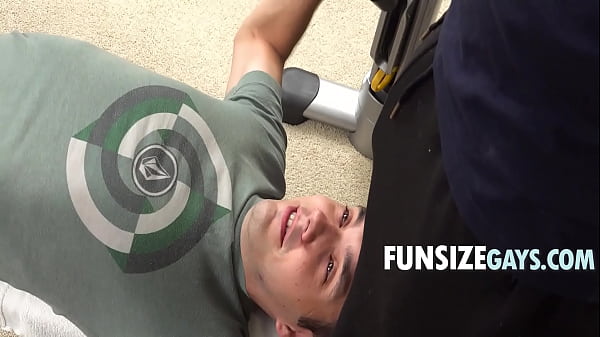 Play MP4 - Gym Instructor Trains And Then Wrecks Me