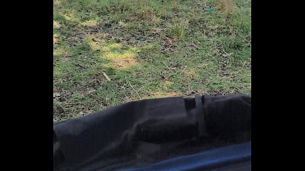 Nonton Dick Flash. Me Bajo Los Pantalones Al Aire Libre Esperando Que Alguien Pase Y Vea Mi Enorme Polla thumbnail