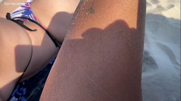 Essa bunduda me chupou em p&uacute;blico, novinha safada mostrou a bucetinha 