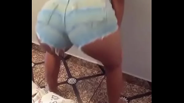 Novinha fazendo o quadradinho &eacute; uma delicia 