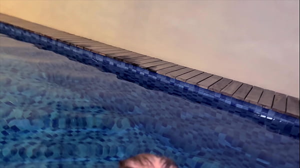 Play MP4 - Sweet blowjob in the public pool&period; Cum on hair of Californiababe