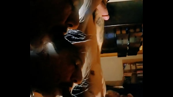 hot curious guy gives amazing head!!!!! 