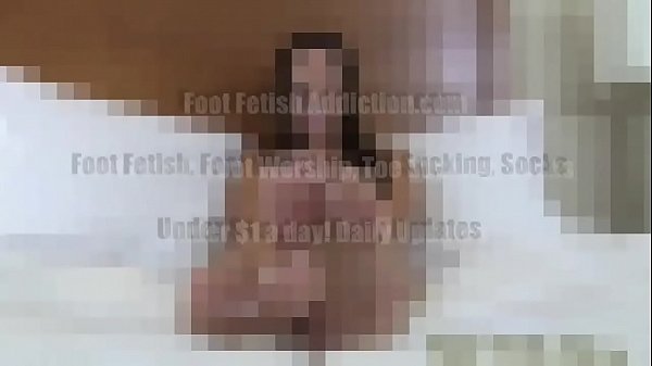 Get on theground_and start worshiping my_feet