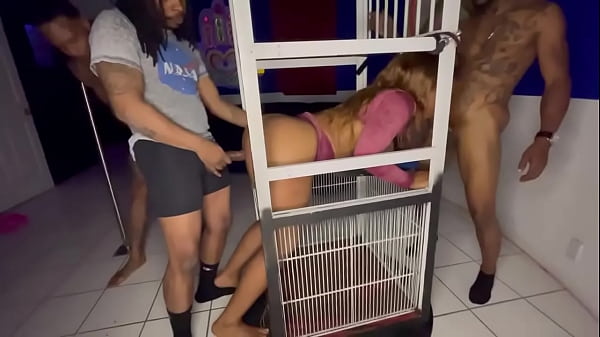 Play MP4 - Fuck cage