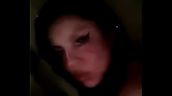 Nonton Sexy Milf Takes A Bath thumbnail