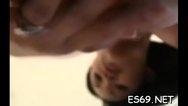 Inviting diva gets squeezed and teased 