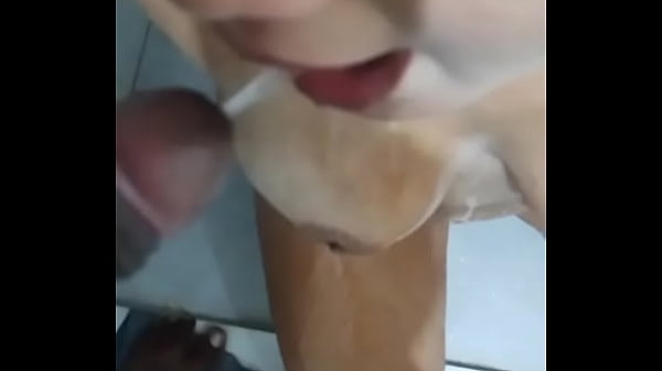 Novinha Quis Mijada Na Boca thumbnail