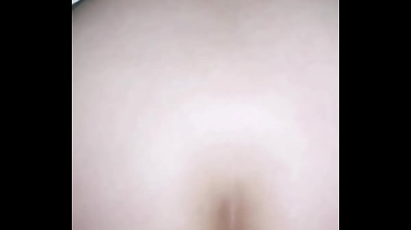 Cogida por el culo bien penetrada cabalgando 