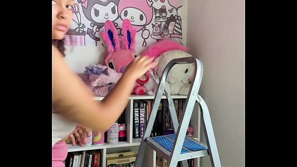 Vlog moving to a new house unpacking accidental farts 