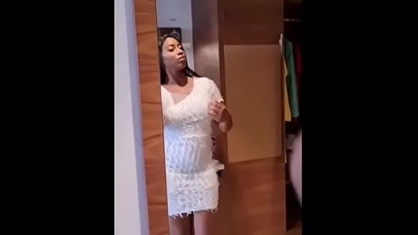 Diana twerking for Bahati 