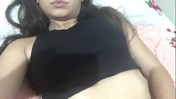 Play MP4 - Novinha mexendo na bucetinha e mostrando o cuzinho