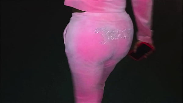 Nonton Darkchocolatebarbie And Bf Have An Outside Quickie While Walking To Get Food thumbnail