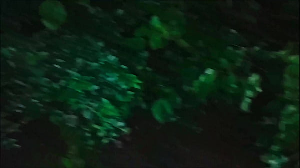 Play MP4 - DarkChocolateBarbie and bf have an outside quickie while walking to get food