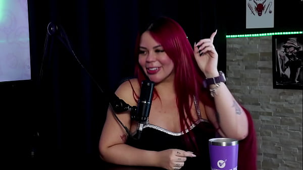 Deu dicas para fazer_sexo anal transou no estacionamento do shopping_e sentiu_uma dedada em seu cu quando foi_na casa_de swing Bad Aninha SHEER RED