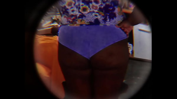 C&acirc;mera escoondida real flagra vizinha crente a vontade