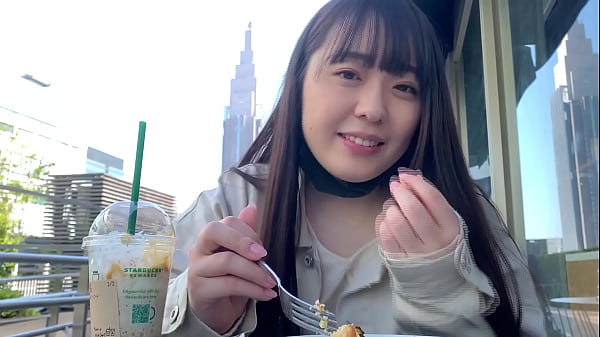 今回の撮影希望の女の子は福島県からお越しのかなちゃん19歳。現在は学業が忙しくて彼氏はナシ！＊セフレあり（笑） かなちゃんは興味があって応募してくれたみたいです。服を脱がしてみるとかわいいお顔の下に真っ黒な下着の上下が現れる。 このギャップが堪りません。 Fカップのブラを取ってみると白い肌にピンクの綺麗な乳首登場。 我慢出来なくなり乳首に吸い付いてみるとかなちゃんの声がドンドン大きくなってきちゃう。 そのままパンツの上から股間を触るとパンツの上からでもわかるくらい濡れている。 thumbnail