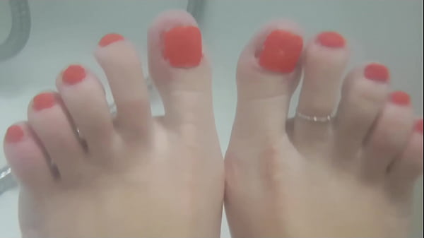 Underwater Feet Tease And Jerk Off Instructions thumbnail