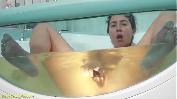 teen_Katty West masturbating in_the bathtub