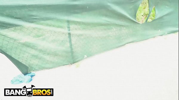 Play MP4 - BANGBROS - Big Booty Latin MILF Rose Monroe Joins Us For Reverse Bang Bus