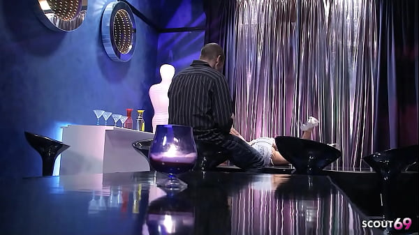 Nonton Short Hair Blonde Lapdance Girl Jenny Hendrix Get Her Asshole Fucked Without Condom By Client At The Club thumbnail