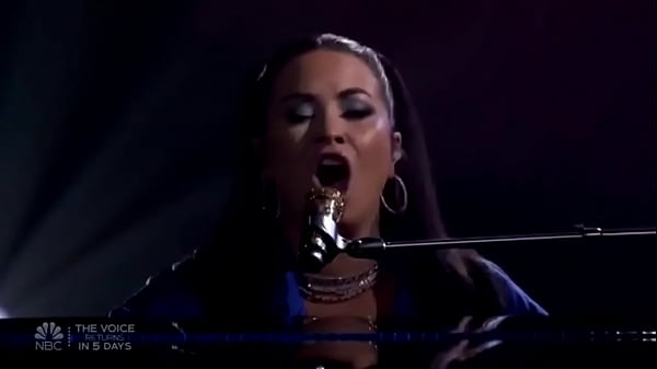 moreninha come o cu do trump sem lubrificante 