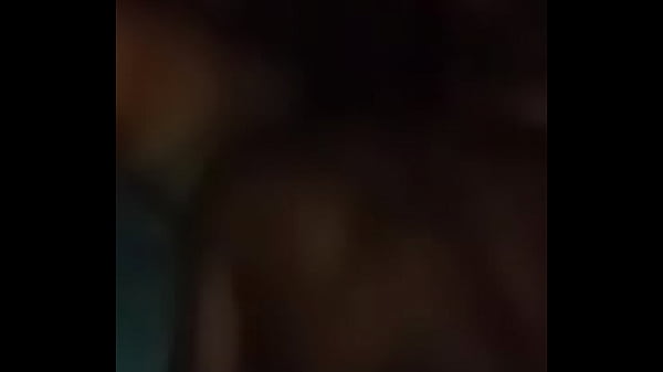 Chupando morena gostosa com outro cara 