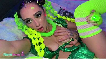 Lily Jordan Ditches Her Date And Becomes Brian&rsquo_s Lucky Charm!