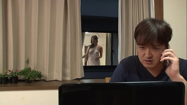 3zddnyz 巨乳、素人、覗き、美女、人妻、着替え、誘惑、ムチムチで柔らかそうなおっぱいとプックリとした乳首がエロくてたまらない。