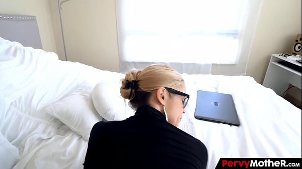 The little bird set upon his smart lascive stepmother