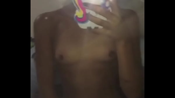 Play MP4 - gostosa magrinha se exibindo na frente do espelho