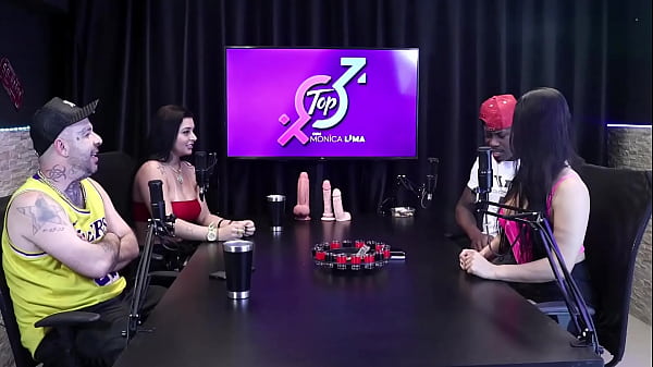 Duas Gostosas Se Beijam Deixando Ele De Pau Duro Pronto Pra Receber Um Boquete - Jefao Oficial E Karen Oliver (casal Porra Loka) thumbnail