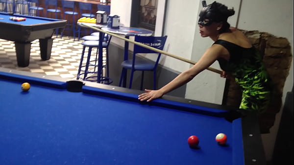 Gatita stoner en el billar 