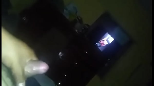 Me masturbo con videos de una puta