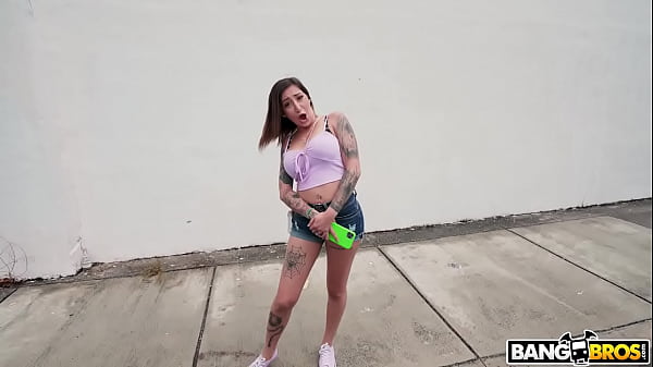 Wild Girl Twerks For aRide