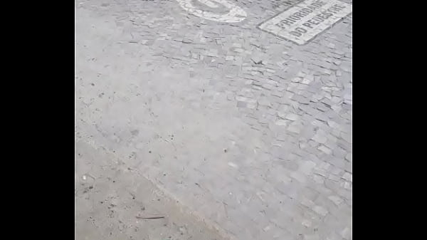 Coroa gostoso maludo saindo da praia