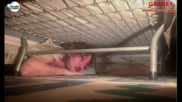 Play MP4 - ORLANDO SOTTO IL LETTO CHE SCOTTA&excl; 100&percnt; italiano