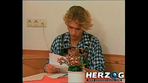 Play MP4 - HerzogVideos Im Wald und auf der Heidi &num;3