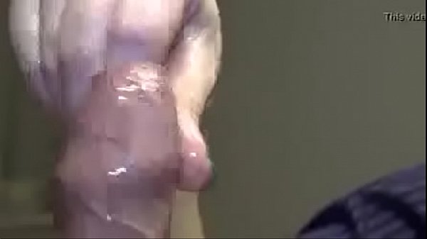 Play MP4 - Massagem no pau at&eacute; gozar