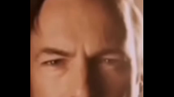 Le romp&iacute; el orto al pobre afganistano 