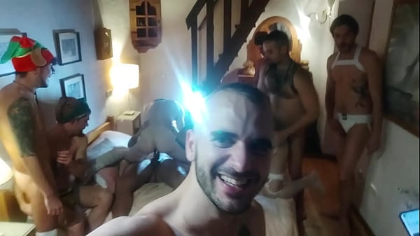 20 ACTORS IN A PORN HOUSE FOR A WEEKEND 