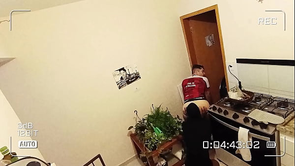 Veio arrombar minha casa e acabou arrombando minha buceta (COMPLETO NO RED) 