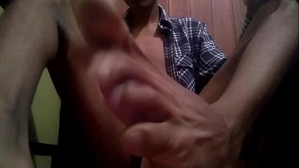 Punheta Mostrando Os P&eacute;s thumbnail