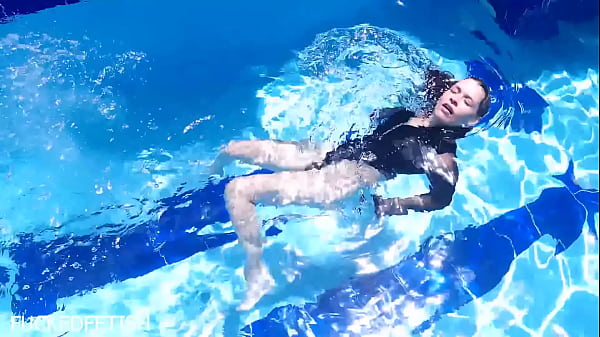 Latex body underwater jessica bunny 