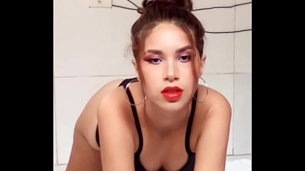 Novinha sensual de quatro