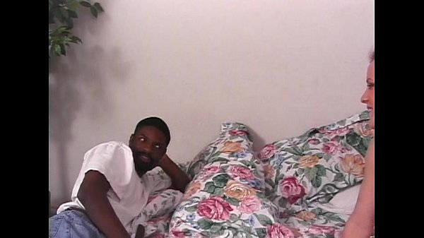 Play MP4 - Metro - Virgin Pink 05 - scene 4 - extract 1