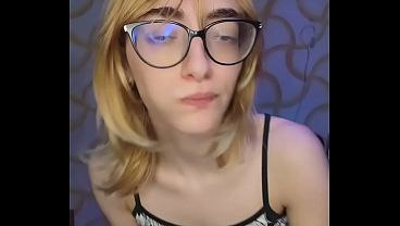 Nonton Garota Dan&ccedil;ando thumbnail