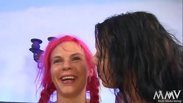 Play MP4 - Anna v Freienwalde & Mia de Berg - Bukkake im Doppelpack