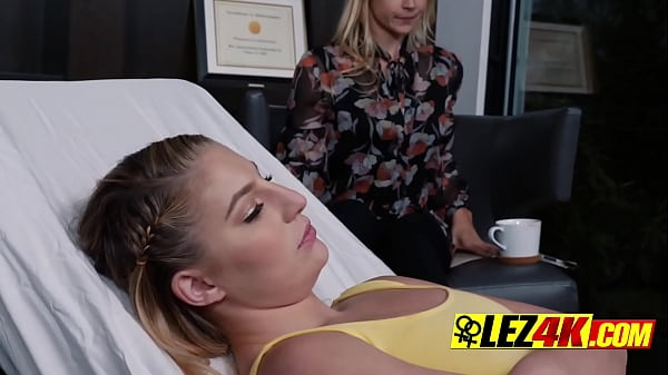 Confused MILFblonde_gets herpussy eaten by_RANDY doctor