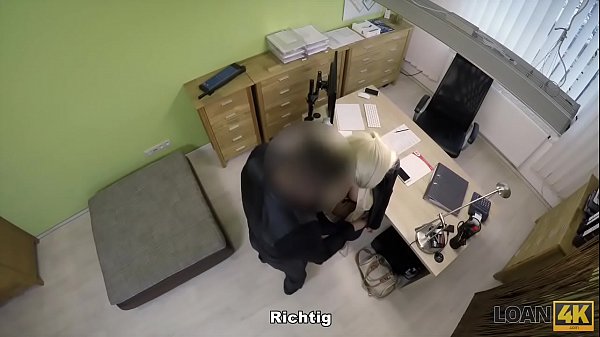 LOAN4K. Diearme und wunderschöne_Verkäuferin hat wilden Sex mit Fremden
