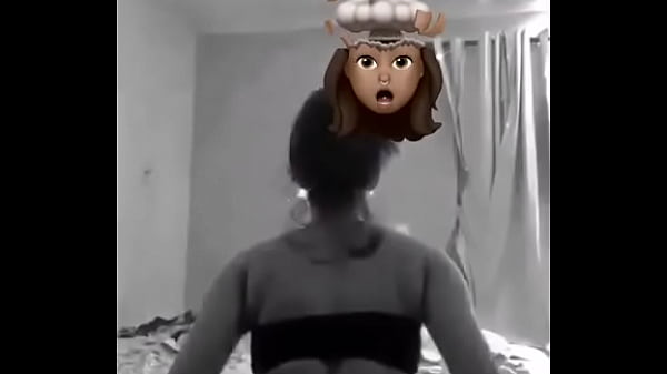 Rabuda dan&ccedil;ando 